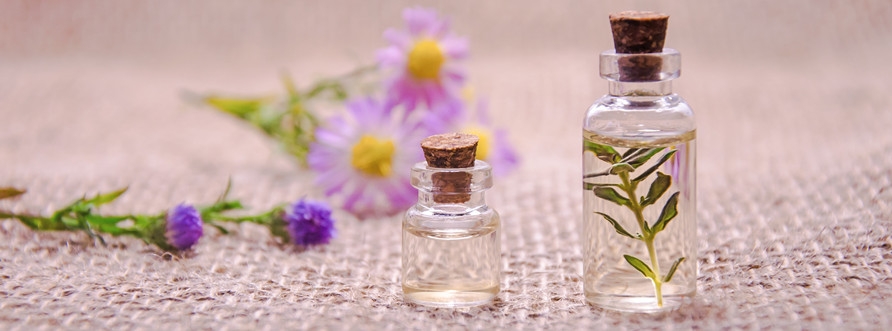essential-oils-3084952_1.jpg