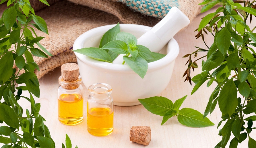 essential-oils-3456303_1.jpg
